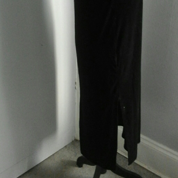 Velvet Dress - Picture 4 of 7